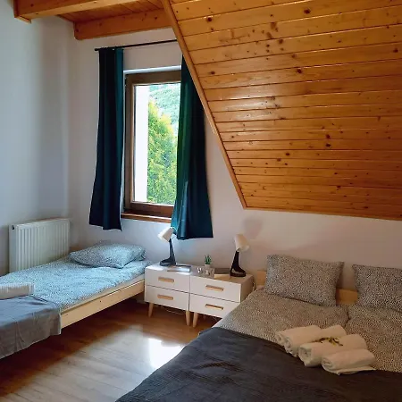 Villa Dom Pod Bukami *