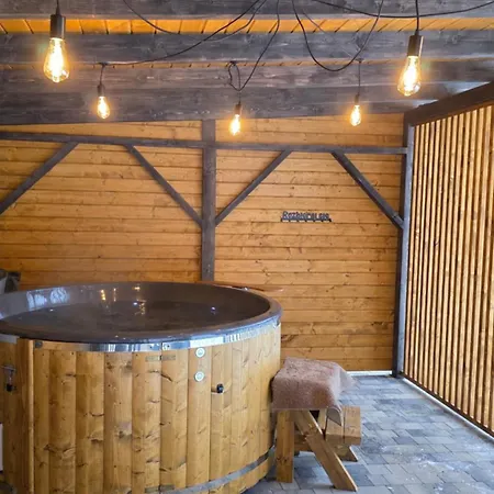 Dom Pod Bukami فيلة